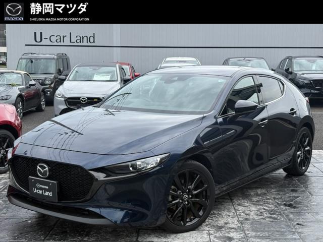 ＭＡＺＤＡ３ ファストバック １５Ｓ ブラックトーンエディション　ＳＫＹＡＣＴＩＶ－Ｇ・マツダコネクト・ナビＳＤカード・スマートインＥＴＣ・バックカメラ・マツダレーダークルーズコントロール・デュアル式フルオートエアコン