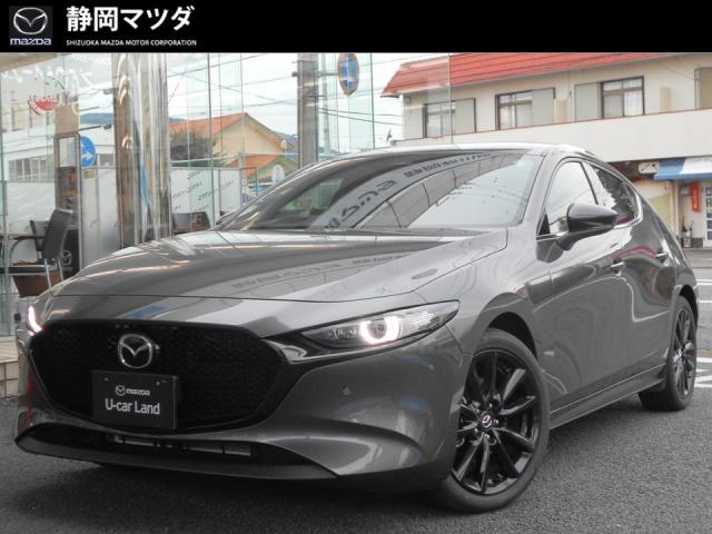 ＭＡＺＤＡ３ ２０Ｓブラックトーンエディション　６ＡＴ　衝突被害軽減ブレーキ　車線逸脱警報システム　ペダル踏み間違い防止機能　レーダークルーズコントロール　ナビゲーション　３６０°ビューモニター　電動パワーシート　１８インチアルミホイール