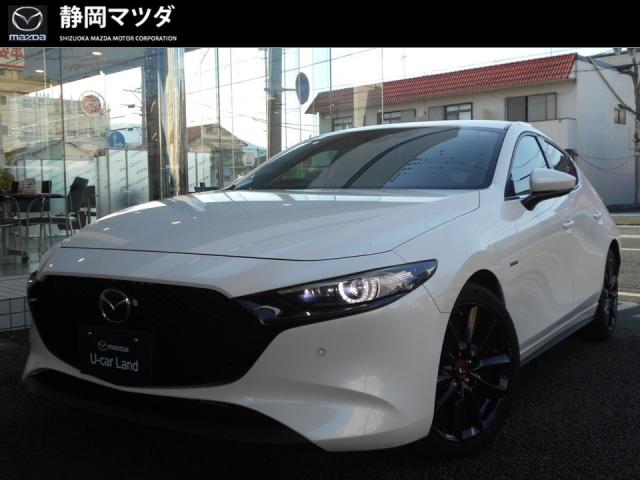 ＭＡＺＤＡ３ ファストバック １５Ｓ １００ｔｈ　６ＡＴ　衝突被害軽減ブレーキ　レーダークルーズコントロール　交通標識認識システム　車線逸脱警報機能　ナビゲーション　３６０°ビューモニター　ドライブレコーダー　ＢＯＳＥスピーカー　１８インチアルミホイール