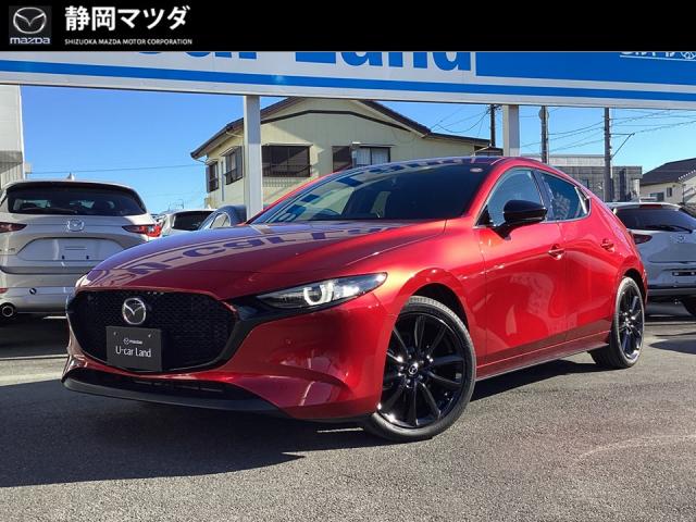 ＭＡＺＤＡ３ ファストバック ２０Ｓ ブラックトーンエディション　衝突時衝撃軽減ブレーキ／ＡＴ誤発進抑制制御／ブラインドスポットモニタリング／マツダレーダークルーズコントロール／アダプティブＬＥＤヘッドライト／バックモニター／２カメラドライブレコーダー／ＥＴＣ／ナビゲーション