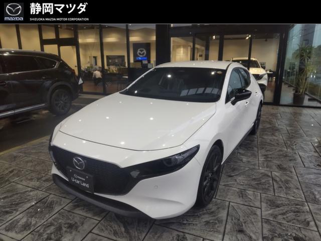 ＭＡＺＤＡ３ ＸＤドライブエディション　６ＡＴ　衝突被害軽減ブレーキ　交通標識認識システム　車線逸脱警報機能　レーダークルーズコントロール　ＡＴ誤発進抑制制御　ナビゲーション　３６０°ビューモニター　シートヒーター　電動シート　１８インチアルミホイール