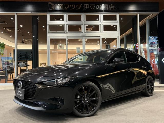 ＭＡＺＤＡ３ 　１５Ｓブラックセレクション　ナビＳＤ　パワーシート　シートヒーター　ハンドルヒーター　全方位モニター　レーダークルーズコントロール　ワイヤレス充電（Ｑｉ対応）　ＬＥＤヘッドライト　１８インチ純正アルミ